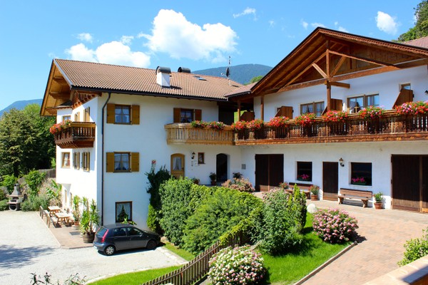 Photo exteriors Farmhouse B&B + Apartments Falbinger Hof