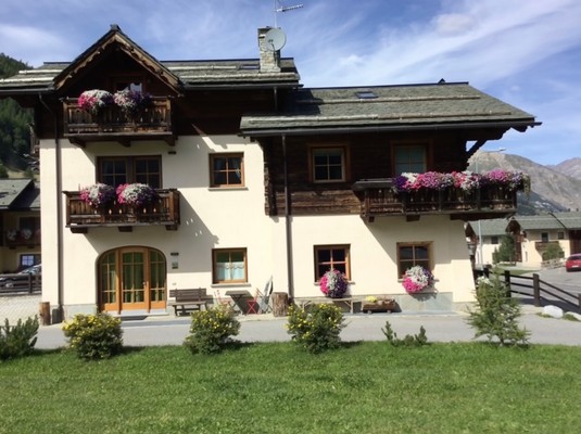 Photo exteriors Apartments Chalet Martina