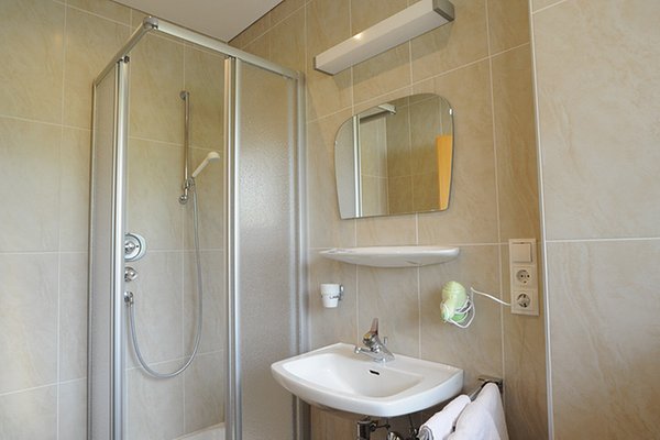 Photo of the bathroom B&B (Garni)-Hotel Heidi