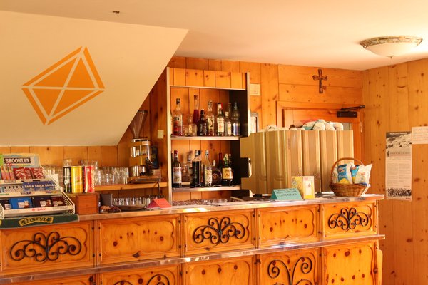 Photo of the bar Mountain hut with rooms Ca Runcasch