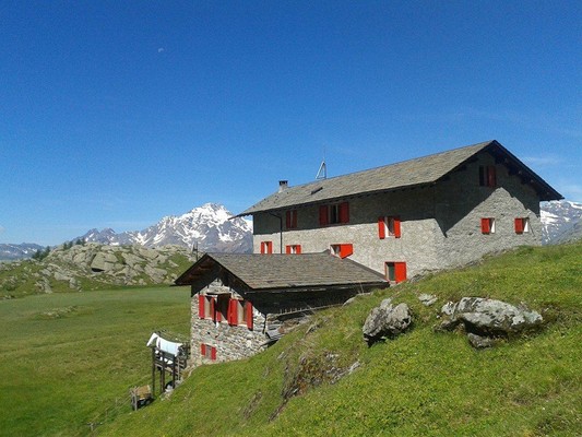 Foto esterno Rifugio Cristina