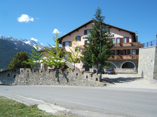 Photo exteriors Restaurant Miravalle