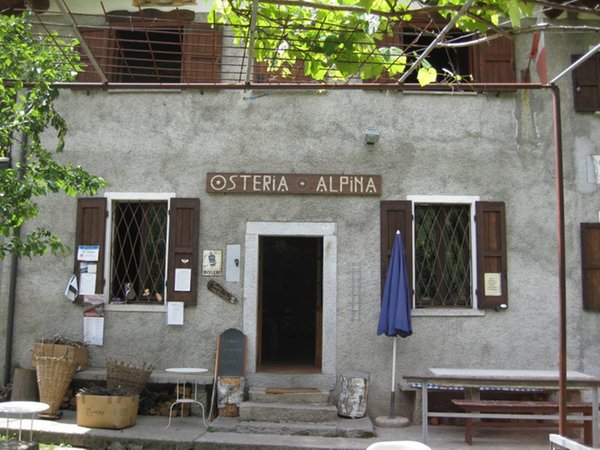 Photo exteriors in summer Osteria Alpina