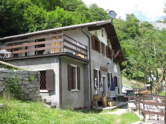 Foto esterno Rifugio con camere Osteria Alpina