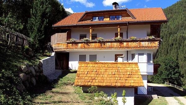 Foto Außenansicht Ferienwohnungen auf dem Bauernhof Maso Unterwegerhof