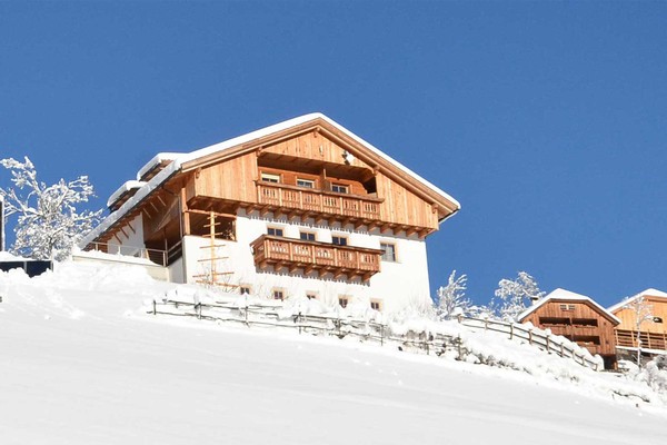 Foto esterno Appartamenti in agriturismo Porta-Kaiser