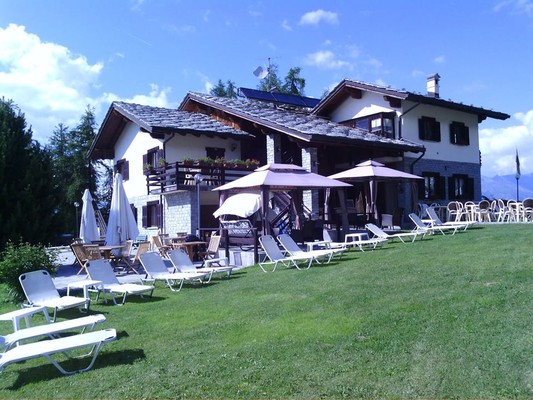 Foto esterno Hotel Chacaril