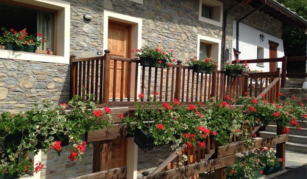 Foto esterno in estate Affittacamere I Picchi