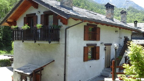 Photo exteriors in summer Le Botteron