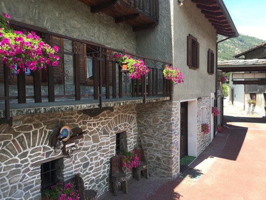 Photo exteriors Bed & Breakfast La Vieille Meison de Pappa