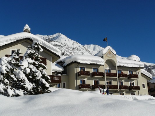 Foto Außenansicht Hotel Miramonti