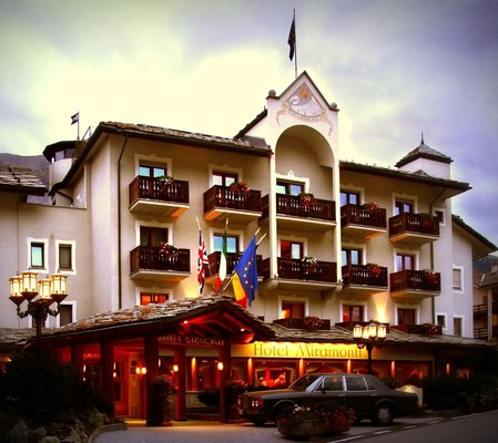 Foto esterno Hotel Miramonti