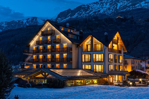Foto invernale di presentazione Hotel Sant'Orso - Mountain Lodge & Spa