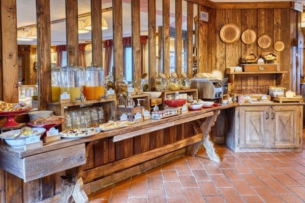 The breakfast Hotel Du Grand Paradis - 1899 Auberge Boutique