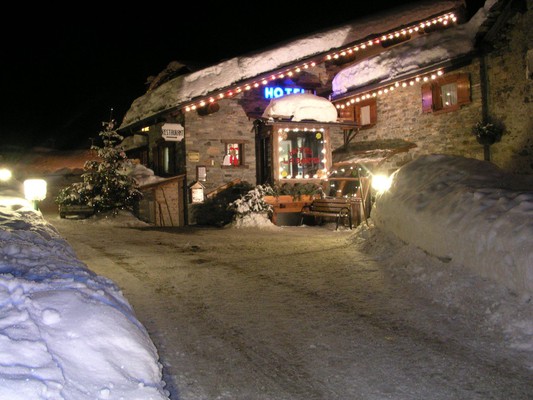 Photo exteriors Hotel La Barme e Dipendenza