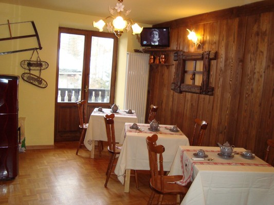 The restaurant Valgrisenche (Gran Paradiso) Lo Souvenir