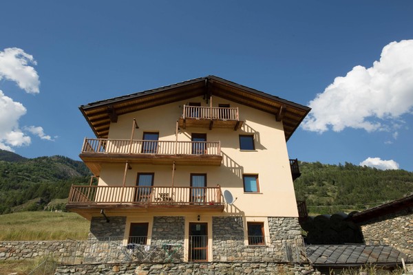 Foto Außenansicht Ferienwohnungen La Maison Jaune