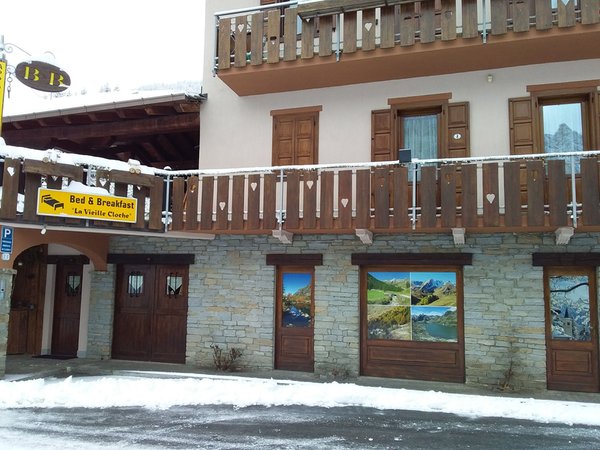 Foto esterno in inverno La Vieille Cloche