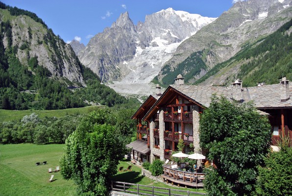 Foto Außenansicht Hotel Auberge de La Maison