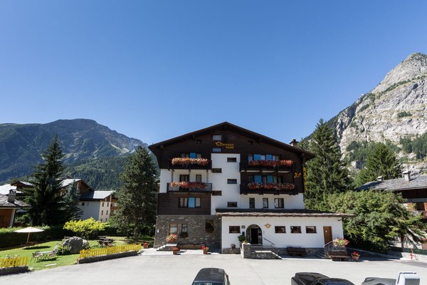 Foto Außenansicht Hotel Crampon