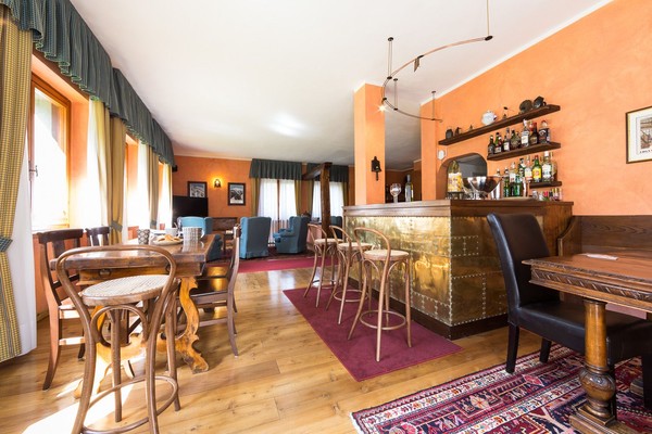 Foto von der Bar Hotel Crampon