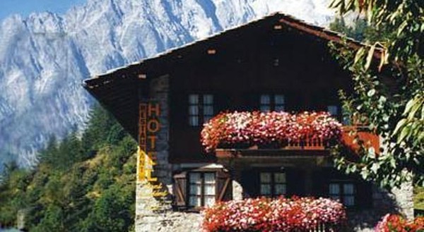 Foto esterno Hotel Dente del Gigante