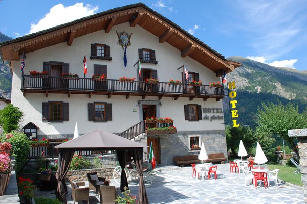 Foto estiva di presentazione Hotel Des Glaciers