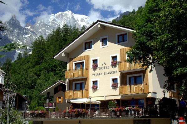 Foto esterno Hotel La Vallée Blanche