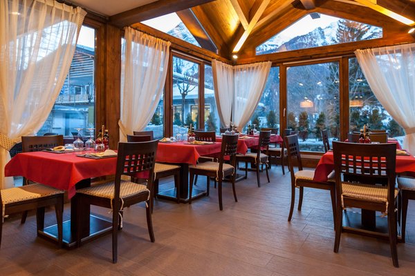 The restaurant Courmayeur (Monte Bianco) Lo Scoiattolo