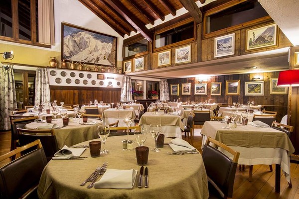 Il ristorante Courmayeur (Monte Bianco) Pilier d'Angle e Dipendenza