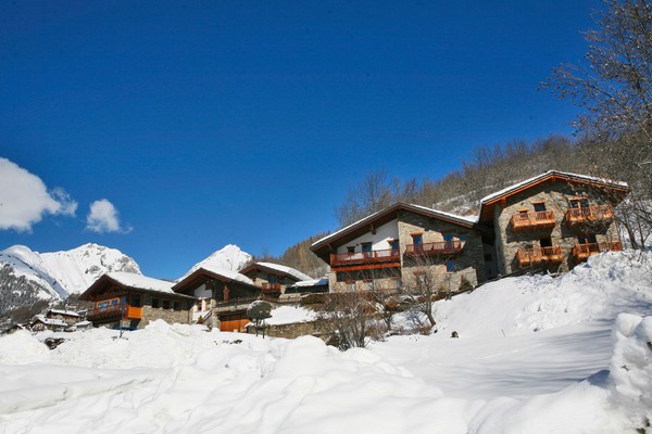 Photo exteriors Hotel Les Combes e Dipendenza