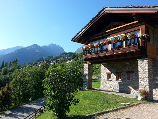 Foto esterno Albergo Les Combes e Dipendenza