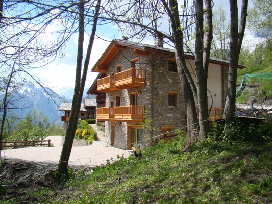 Foto esterno Albergo Les Combes e Dipendenza