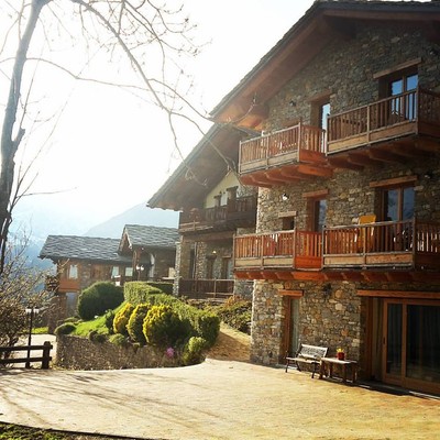 Foto esterno Albergo Les Combes e Dipendenza