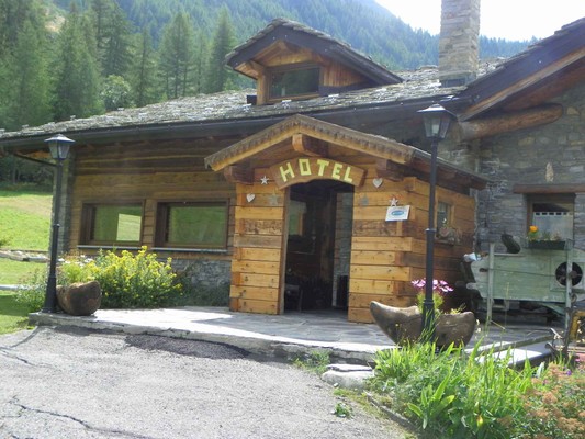 Foto Außenansicht Hotel Les Granges