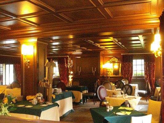 Das Restaurant La Thuile (Monte Bianco) Château Blanc