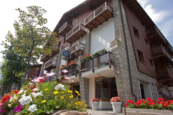 Foto esterno Residence Le Grand Chalet