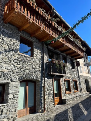 Foto Außenansicht B&B + Ferienwohnungen Trois Couronnes