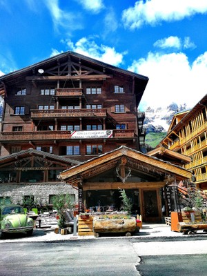 Foto Außenansicht Hotel Punta Maquignaz