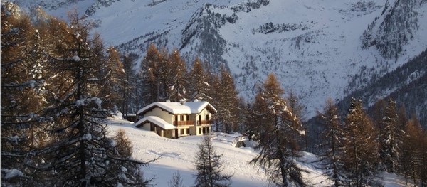 Foto esterno Bed & Breakfast Le Coin des Mélèzes