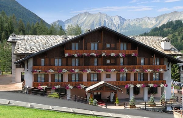 Foto Außenansicht Hotel De Champoluc