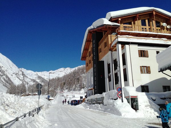 Foto esterno in inverno Dufour