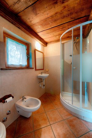 Photo of the bathroom B&B + Apartments Clapeon
