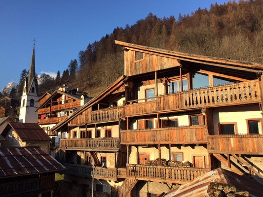 Foto esterno Camere + Appartamenti Dormì e Disnà