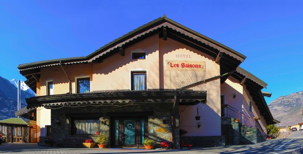 Foto esterno Hotel Les Saisons