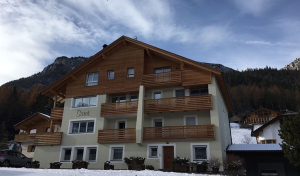 Foto Außenansicht Ferienwohnungen Sarot