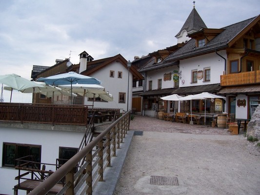 Foto Außenansicht Hütten-Hotel Monte Lussari