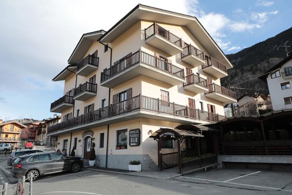 Foto estiva di presentazione Ristorante Pizzeria Chateau