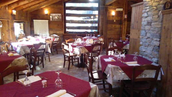 The restaurant Cogne (Gran Paradiso) Lou Talapen