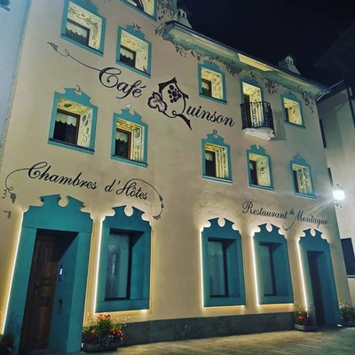 Foto esterno Café Quinson Restaurant et Relais de Charme